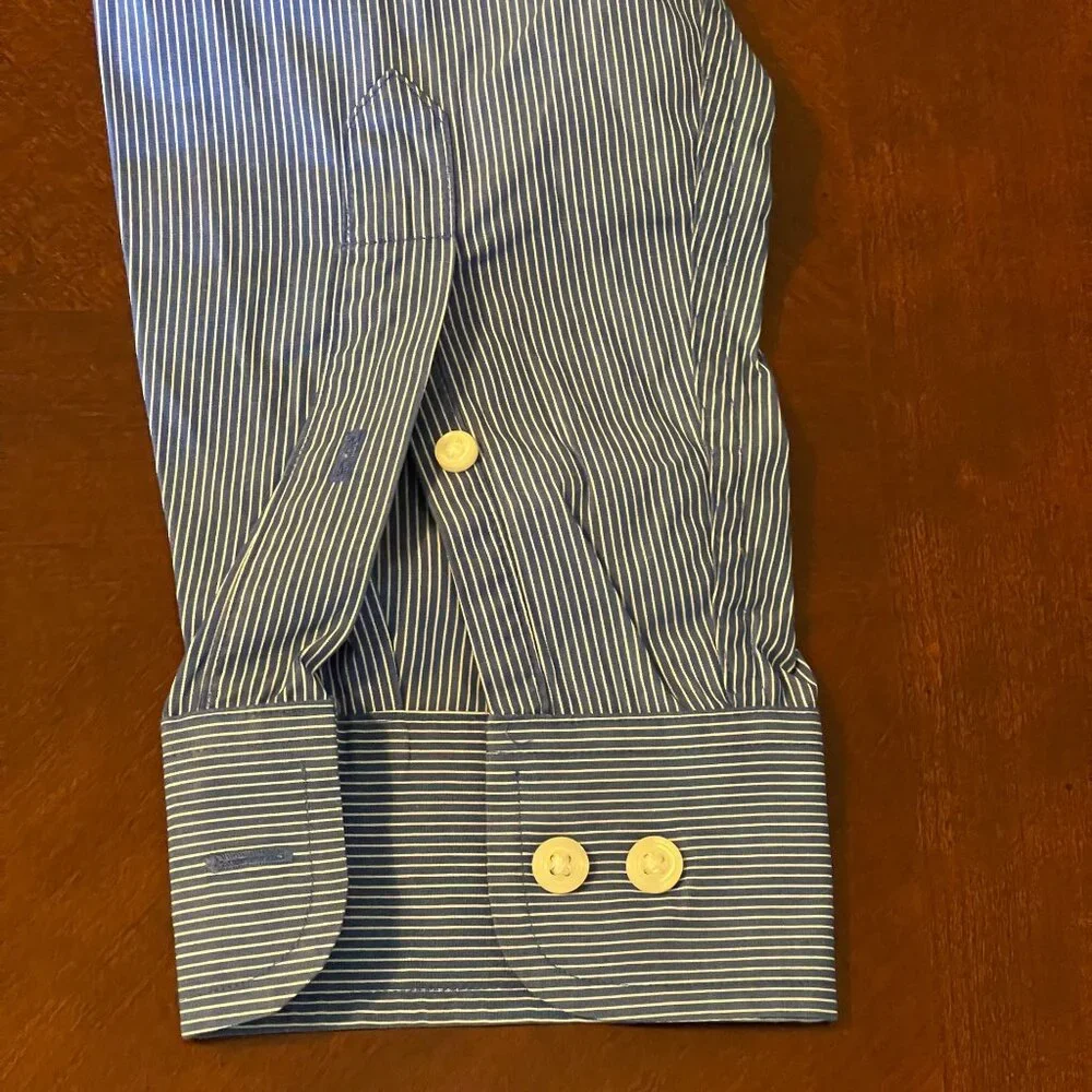 Roundtree & Yorke Blue & White Striped Cotton mens's  Button-Down Shirt M‎